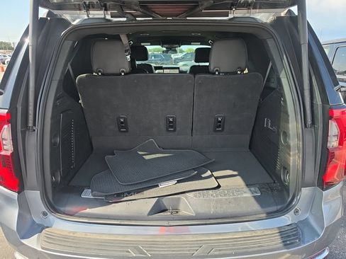 Used 2025 GMC Yukon Denali RWD image 14