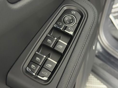 New 2026 Porsche Macan image 26