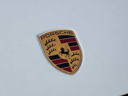 Used 2022 Porsche Cayenne Platinum Edition image 29