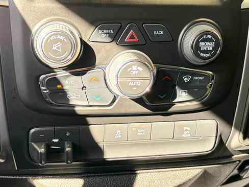 Used 2015 RAM 1500 Big Horn AWD/4WD image 22