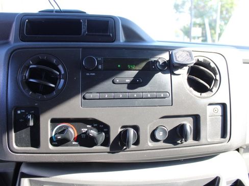 Used 2013 Ford E-150 and Econoline 150 RWD image 10