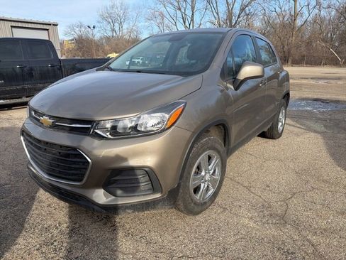 Used 2020 Chevrolet Trax LS image 1