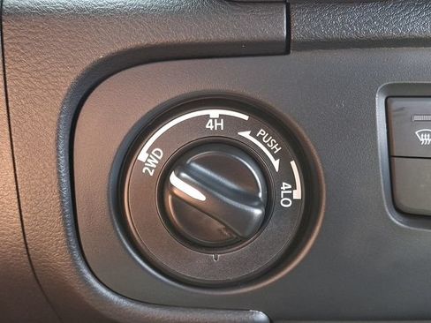 Used 2026 Nissan Frontier PRO-4X AWD/4WD image 24