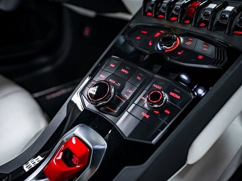 Used 2016 Lamborghini Huracan LP 610-4 image 35