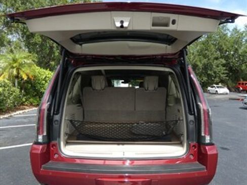 Used 2017 Cadillac Escalade ESV Luxury RWD image 15