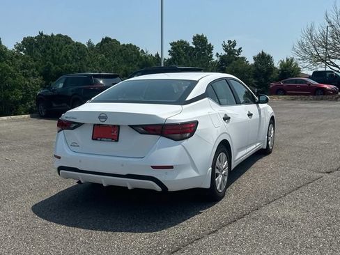 Certified 2025 Nissan Sentra S FWD image 5