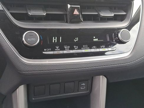 Used 2023 Toyota Corolla Cross LE image 15