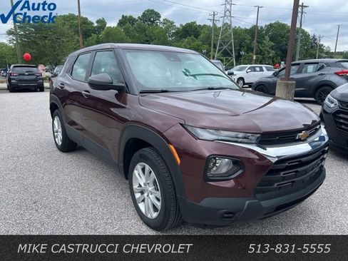 Used 2023 Chevrolet TrailBlazer LS AWD/4WD image 2