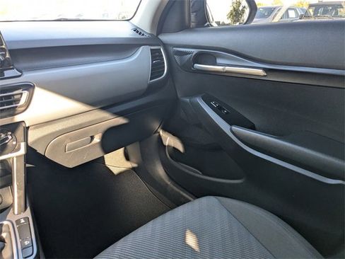 Used 2023 Kia Seltos LX image 17