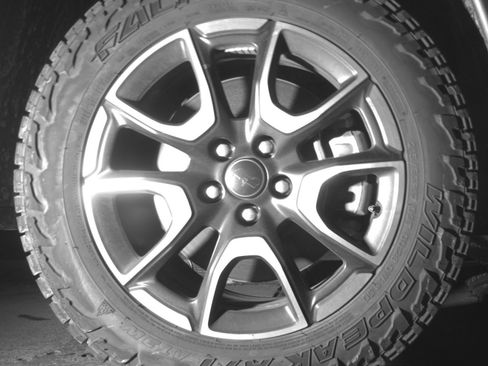 Used 2025 Jeep Compass Trailhawk AWD/4WD image 16