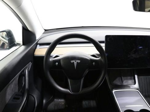 Used 2021 Tesla Model Y Long Range image 12