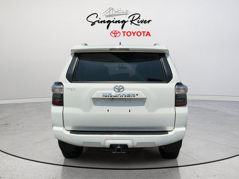 Used 2016 Toyota 4Runner SR5 RWD image 6
