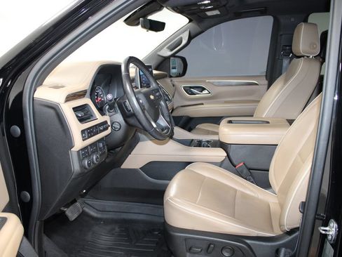 Used 2021 Chevrolet Tahoe Premier w/ Premium Package AWD/4WD image 21