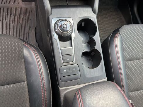 Used 2025 Ford Escape ST-Line image 18