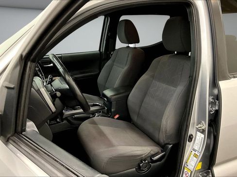 Used 2019 Toyota Tacoma TRD Sport w/ Technology Package AWD/4WD image 22