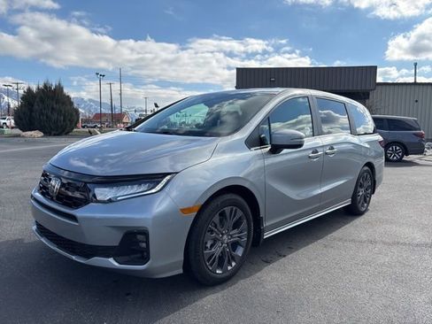 New 2026 Honda Odyssey Touring image 7