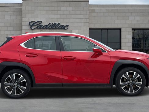 Used 2022 Lexus UX 200 w/ Accessory Package (Z1) FWD image 2
