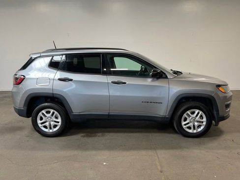 Used 2018 Jeep Compass Sport AWD/4WD image 2