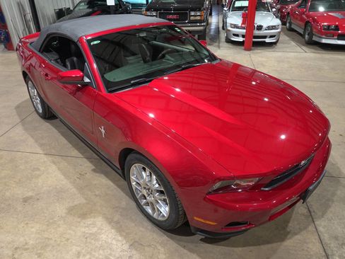 Used 2012 Ford Mustang Premium image 26