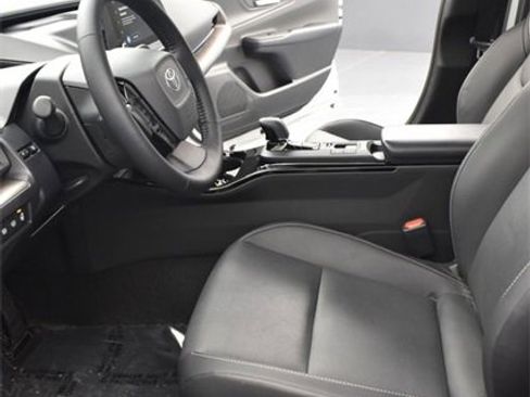 Used 2024 Toyota Prius Limited image 9