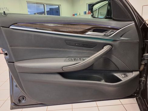 Used 2021 BMW 540i w/ Convenience Package image 19