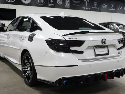 Used 2021 Honda Accord Touring image 3