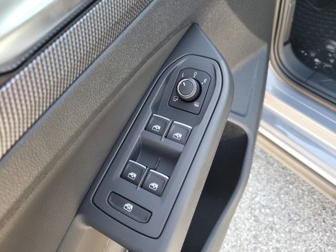 New 2025 Volkswagen GTI SE image 16