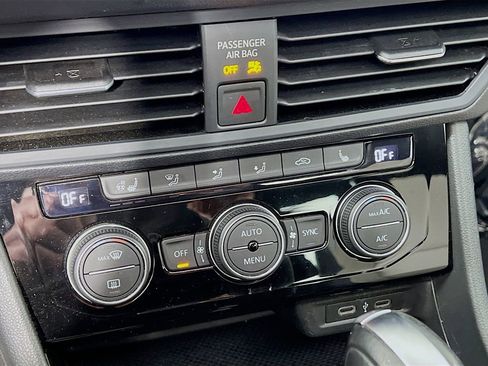 Used 2021 Volkswagen Jetta R-Line w/ R-Line Cold Weather Package image 15