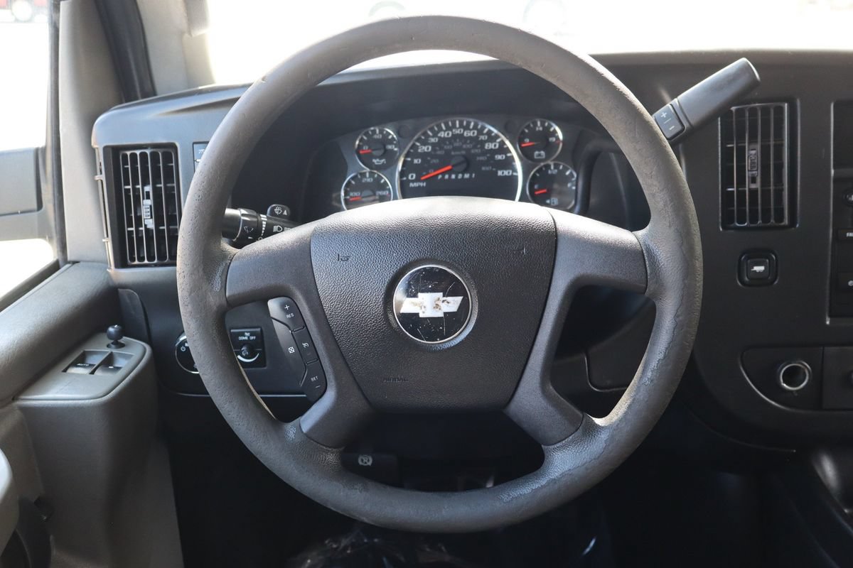 Used 2017 Chevrolet Express 3500 LT RWD image 18