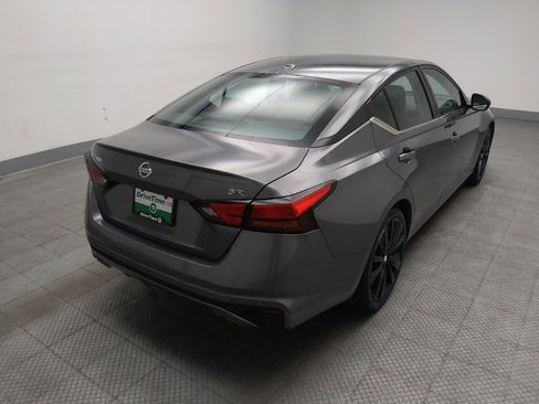 Used 2021 Nissan Altima 2.5 SR FWD image 9