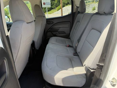 Used 2018 Chevrolet Colorado W/T AWD/4WD image 9