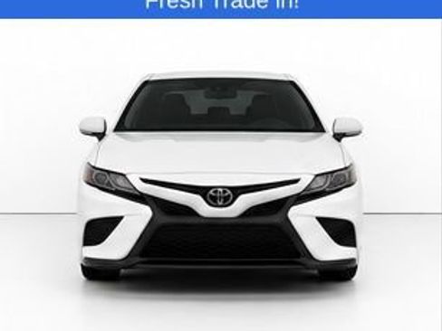 Used 2023 Toyota Camry SE FWD image 2