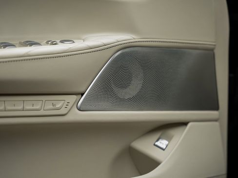 Used 2022 BMW ALPINA B7 xDrive AWD/4WD image 70