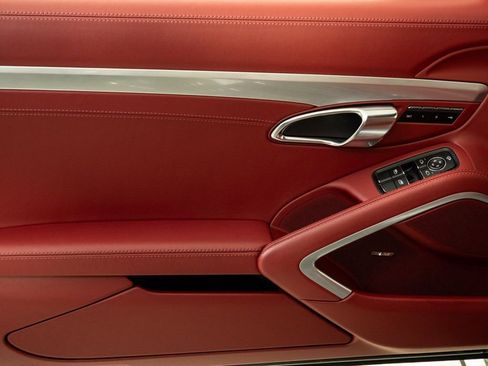 Certified 2024 Porsche 718 Cayman image 6