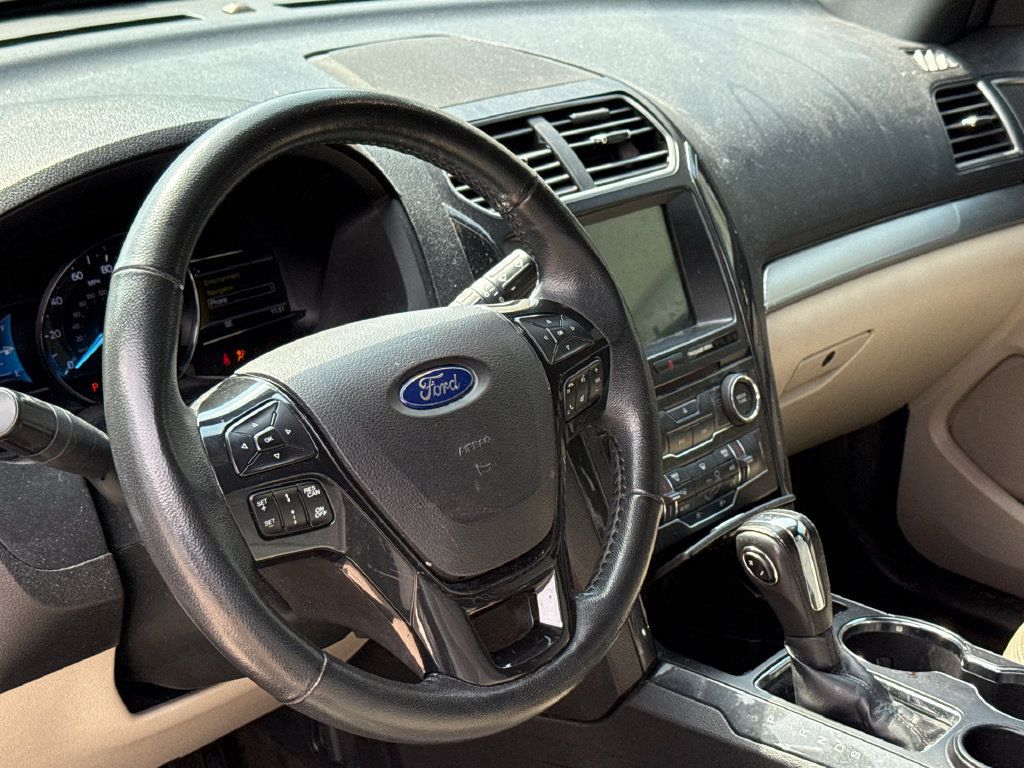 Used 2018 Ford Explorer XLT w/ Equipment Group 202A FWD image 19