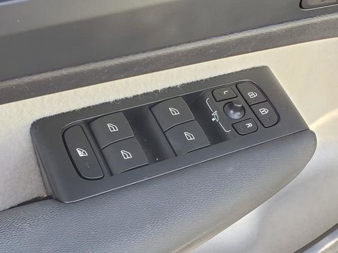 Certified 2023 Volvo XC40 B5 Plus w/ Driver Assist Package image 12