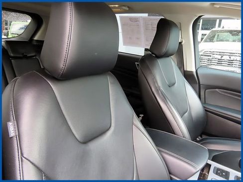 Used 2021 Ford Edge Titanium w/ Class II Trailer Tow Package image 9