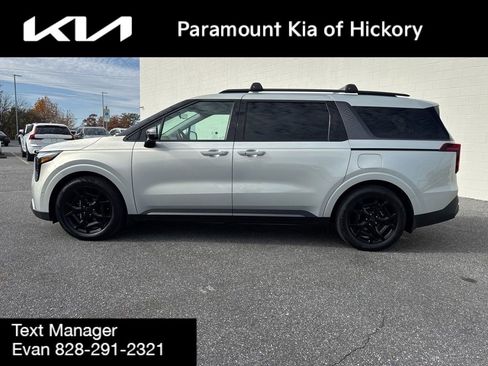 Used 2025 Kia Carnival SX Prestige image 4