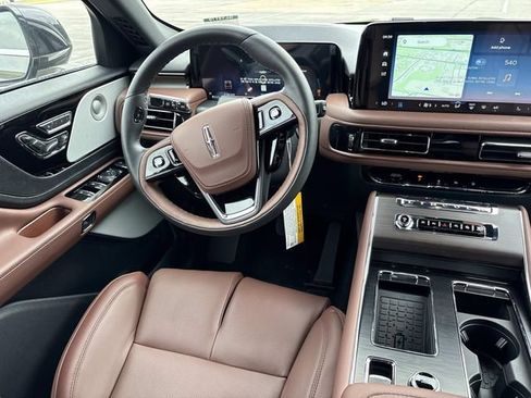 New 2026 Lincoln Aviator Reserve AWD/4WD image 14
