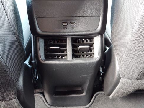 Used 2026 Chevrolet Equinox LT FWD image 30