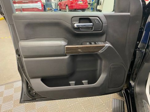 Used 2020 Chevrolet Silverado 1500 LT w/ Texas Edition image 22