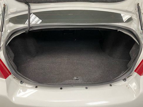 Used 2014 Dodge Avenger SE image 12