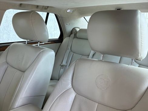 Used 2010 Cadillac DTS Platinum FWD image 2