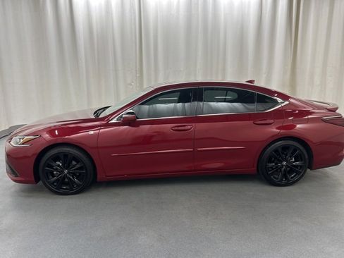 Used 2022 Lexus ES 350 F Sport image 3