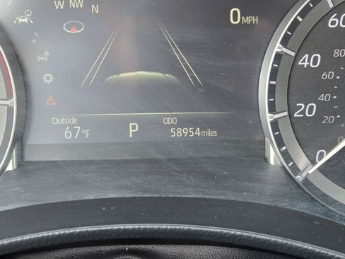Used 2024 Toyota Highlander LE FWD image 15