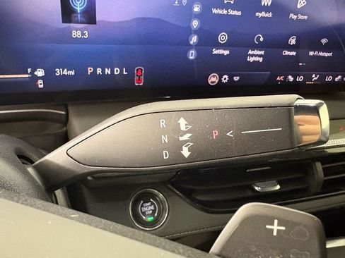 Used 2025 Buick Enclave Preferred image 26