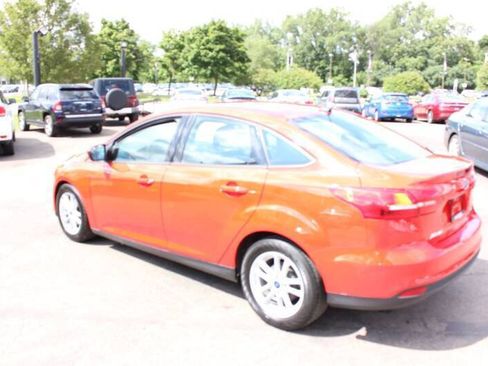 Used 2017 Ford Focus SE w/ Cold Weather Package FWD image 7