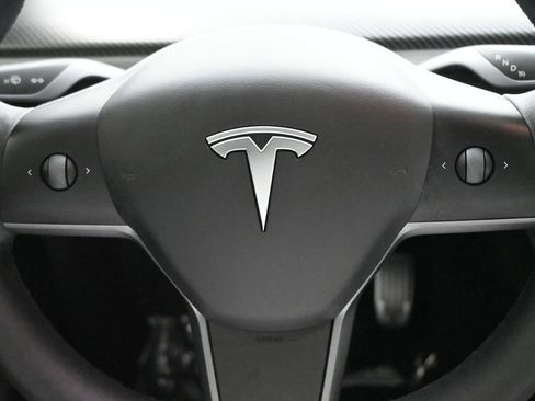 Used 2023 Tesla Model Y Long Range AWD/4WD image 6