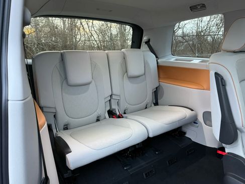 New 2025 Volkswagen ID. Buzz 1st Edition image 12