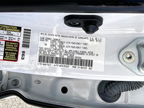 Used 2022 Toyota Tacoma TRD Sport w/ Technology Package image 18